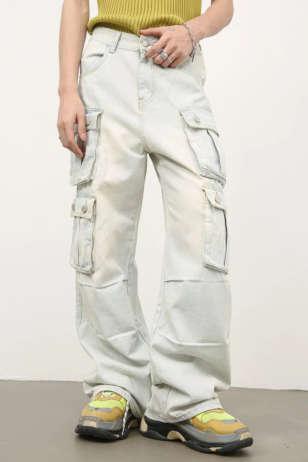 Men's Mid Rise Jeans with Cargo Pockets