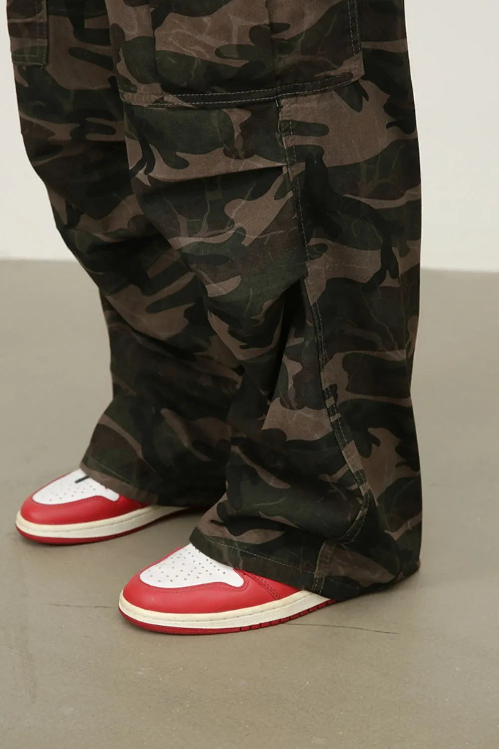 Men's Camouflage Jeans with Cargo Pockets