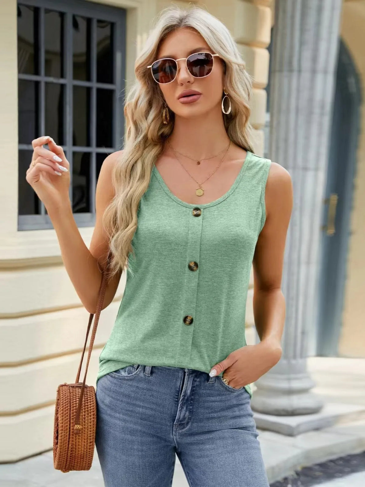 Scoop Neck Casual Tank Top
