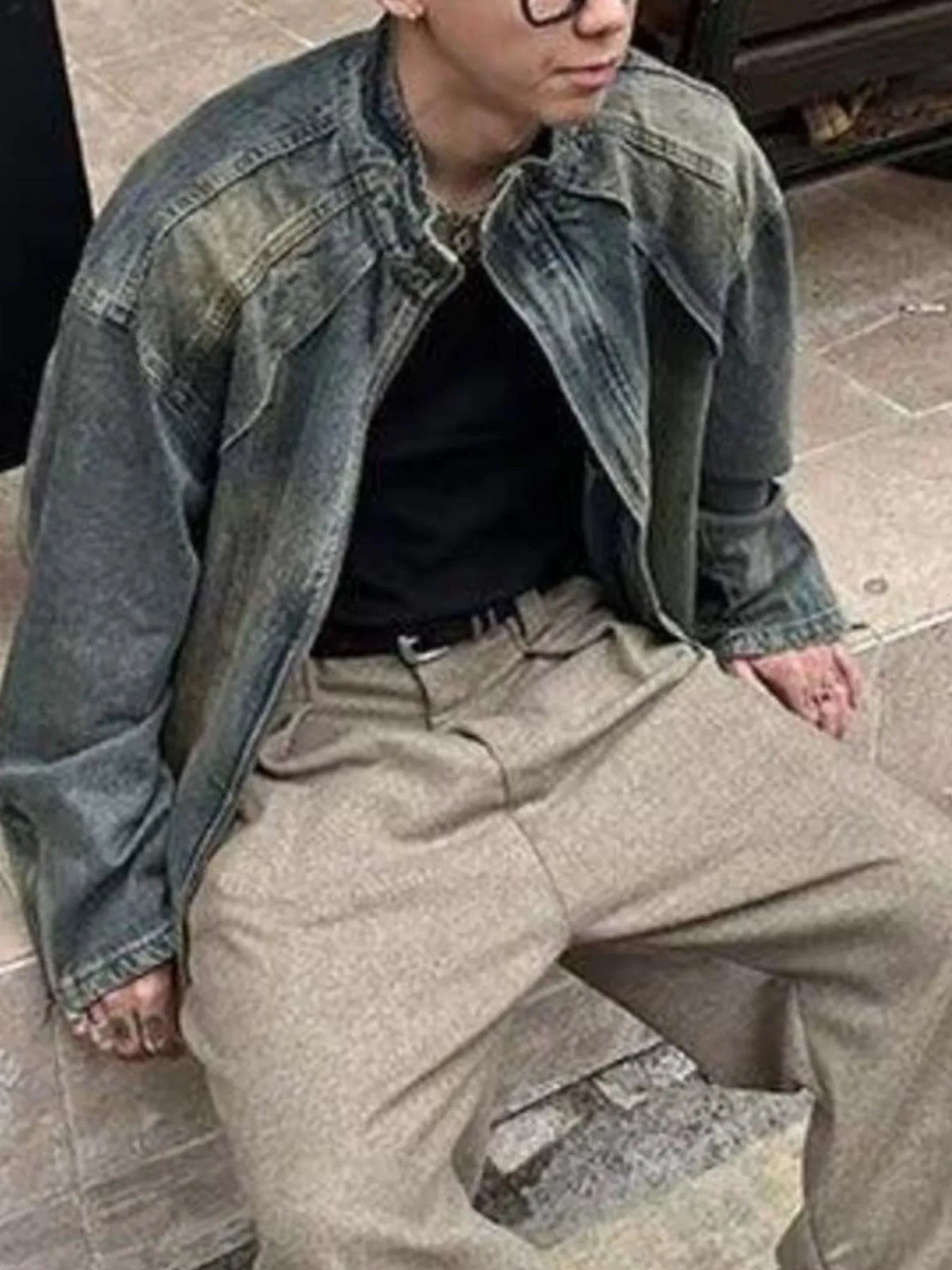 Men's Vintage Washed Denim Jacket with Classic Collar