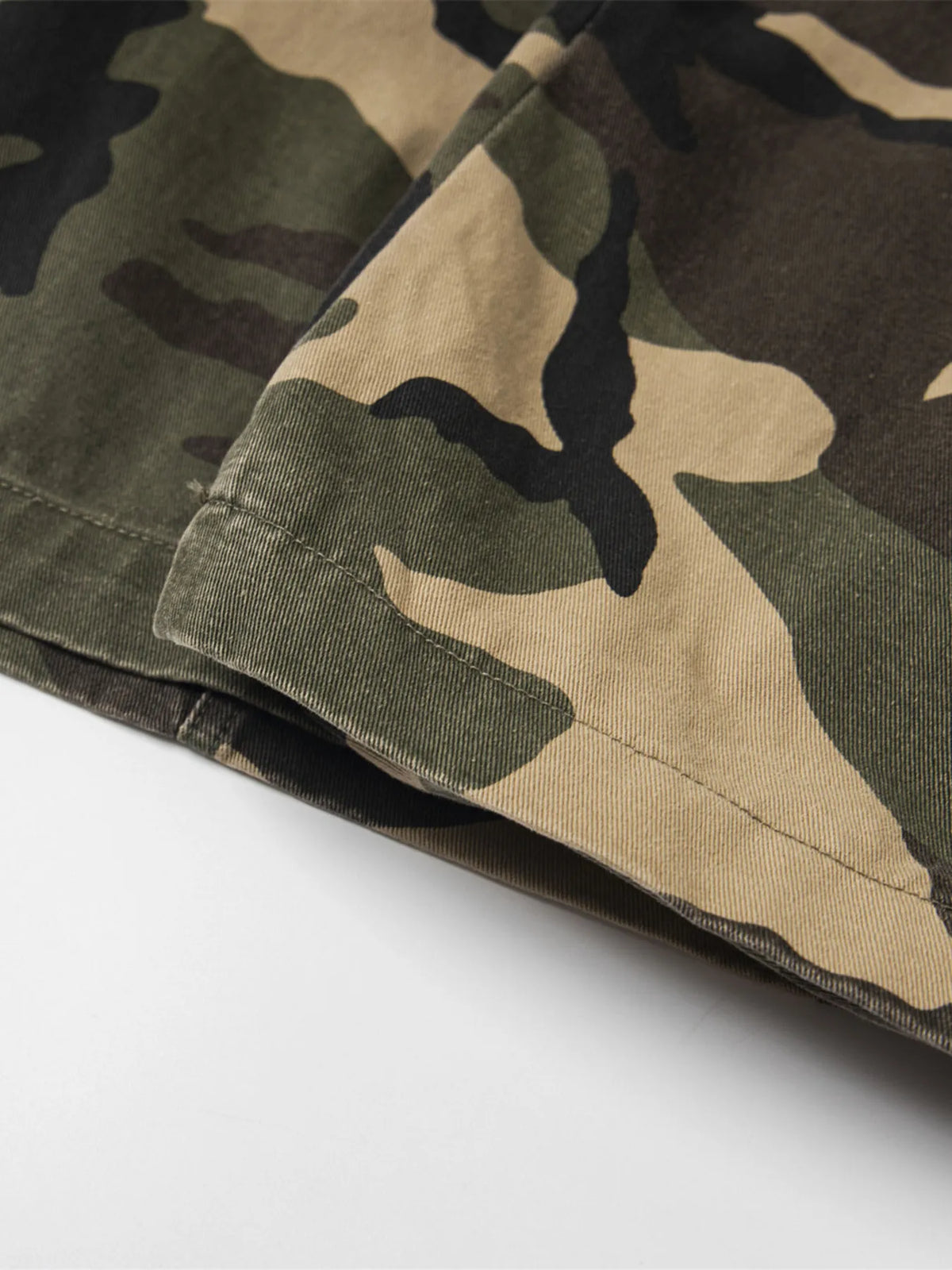 Men's Wide Leg Cargo Shorts