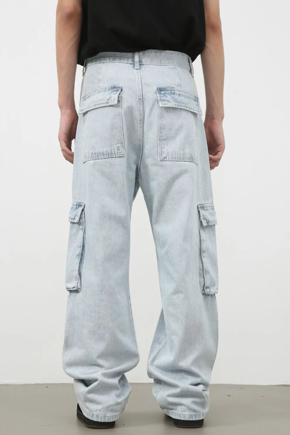 Men's Wide Leg Jeans with Cargo Pockets