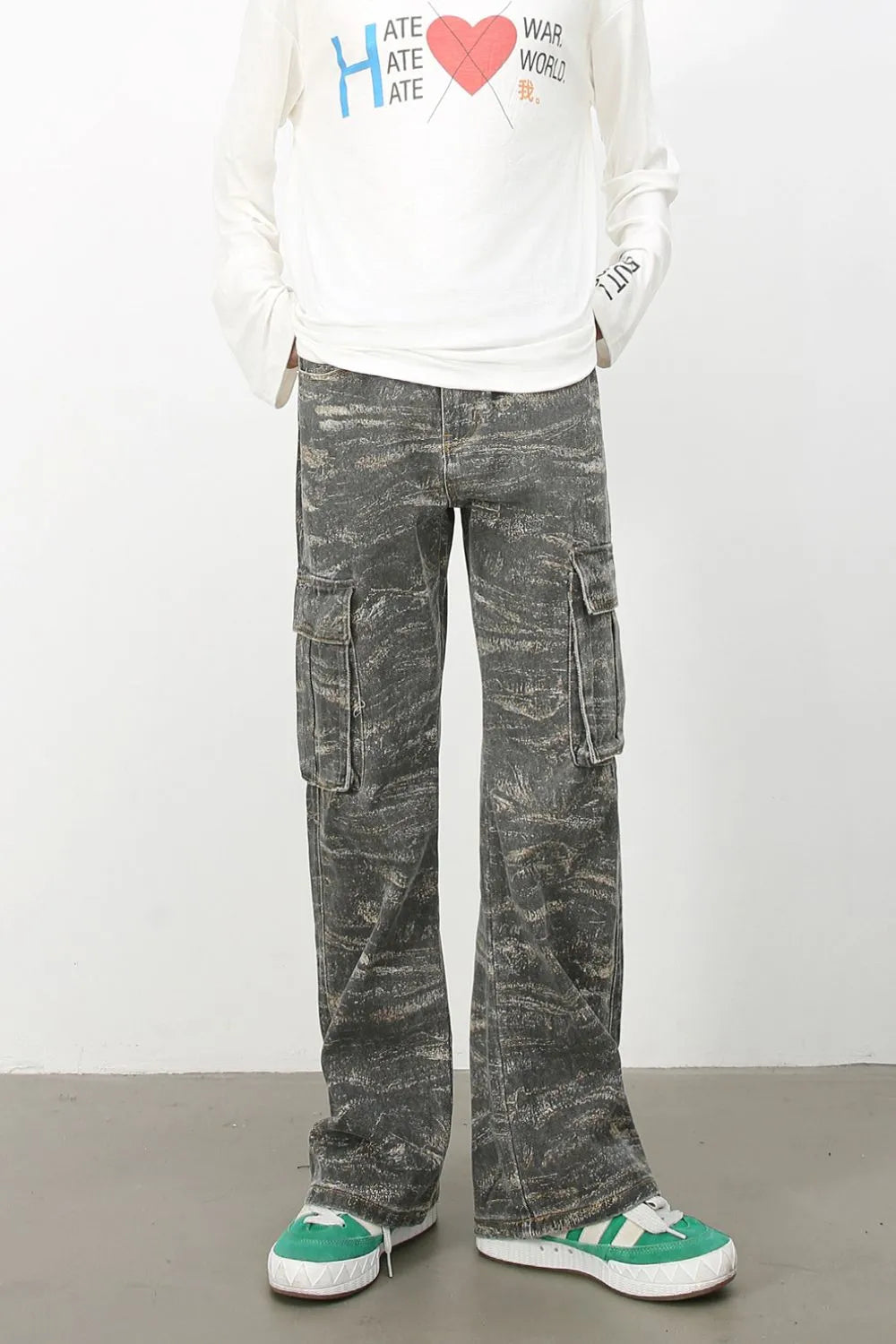 Men's Baggy Jeans with Cargo Pockets