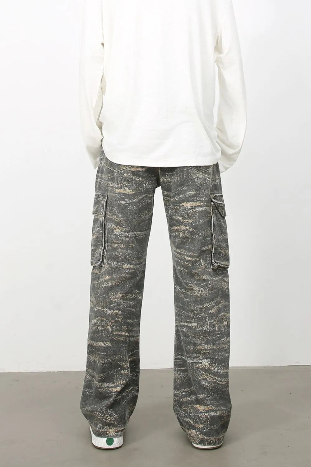 Men's Baggy Jeans with Cargo Pockets