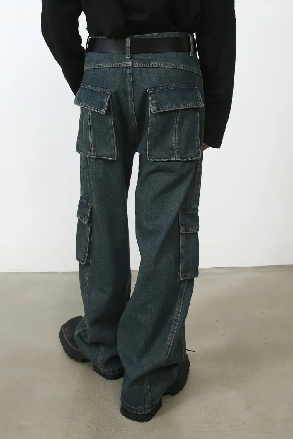 Men's Baggy Jeans with Cargo Pockets