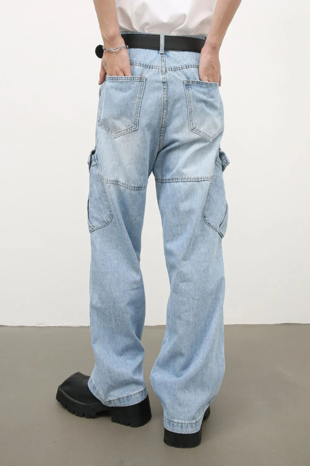Men's Mid Rise Jeans with Cargo Pockets