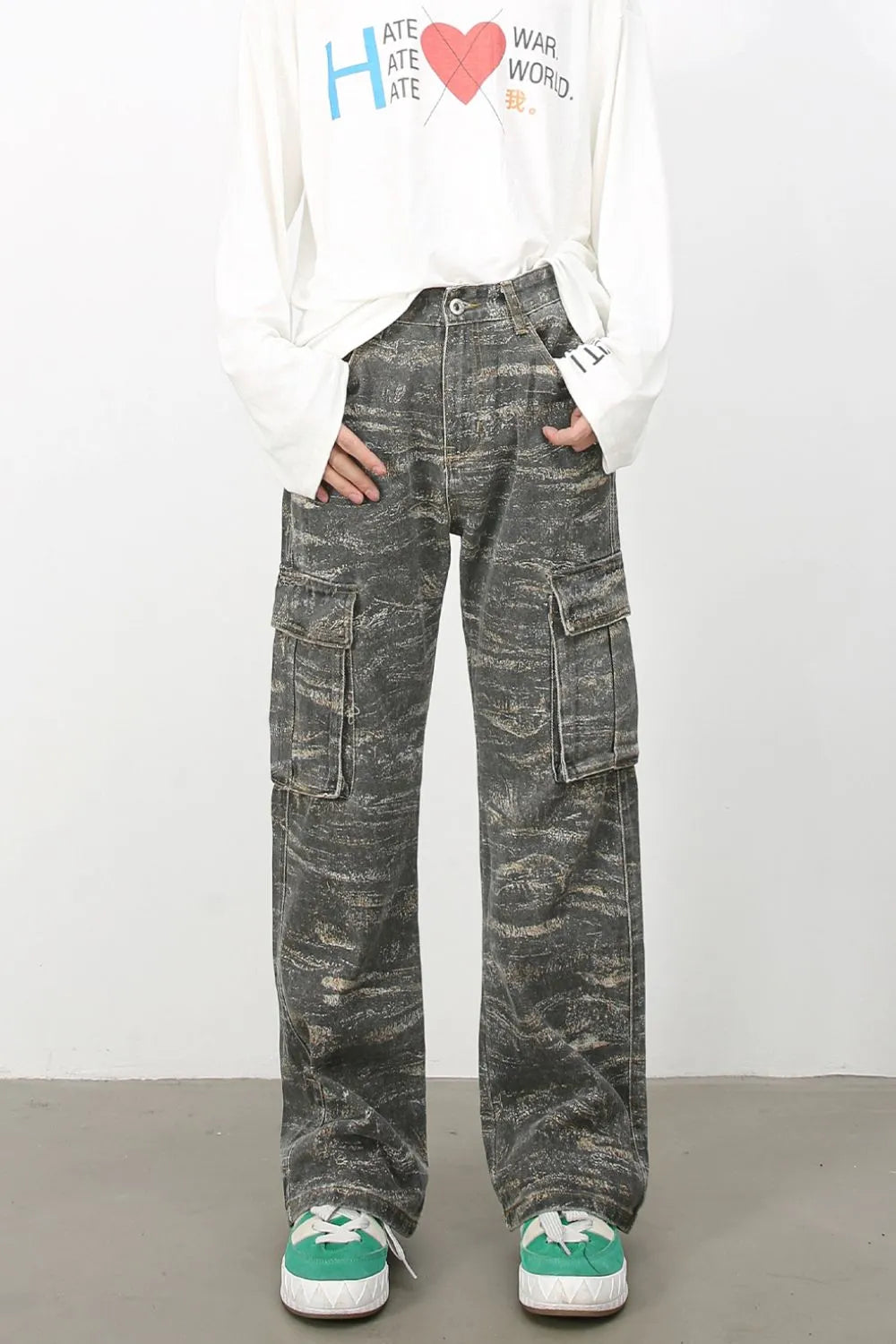 Men's Baggy Jeans with Cargo Pockets