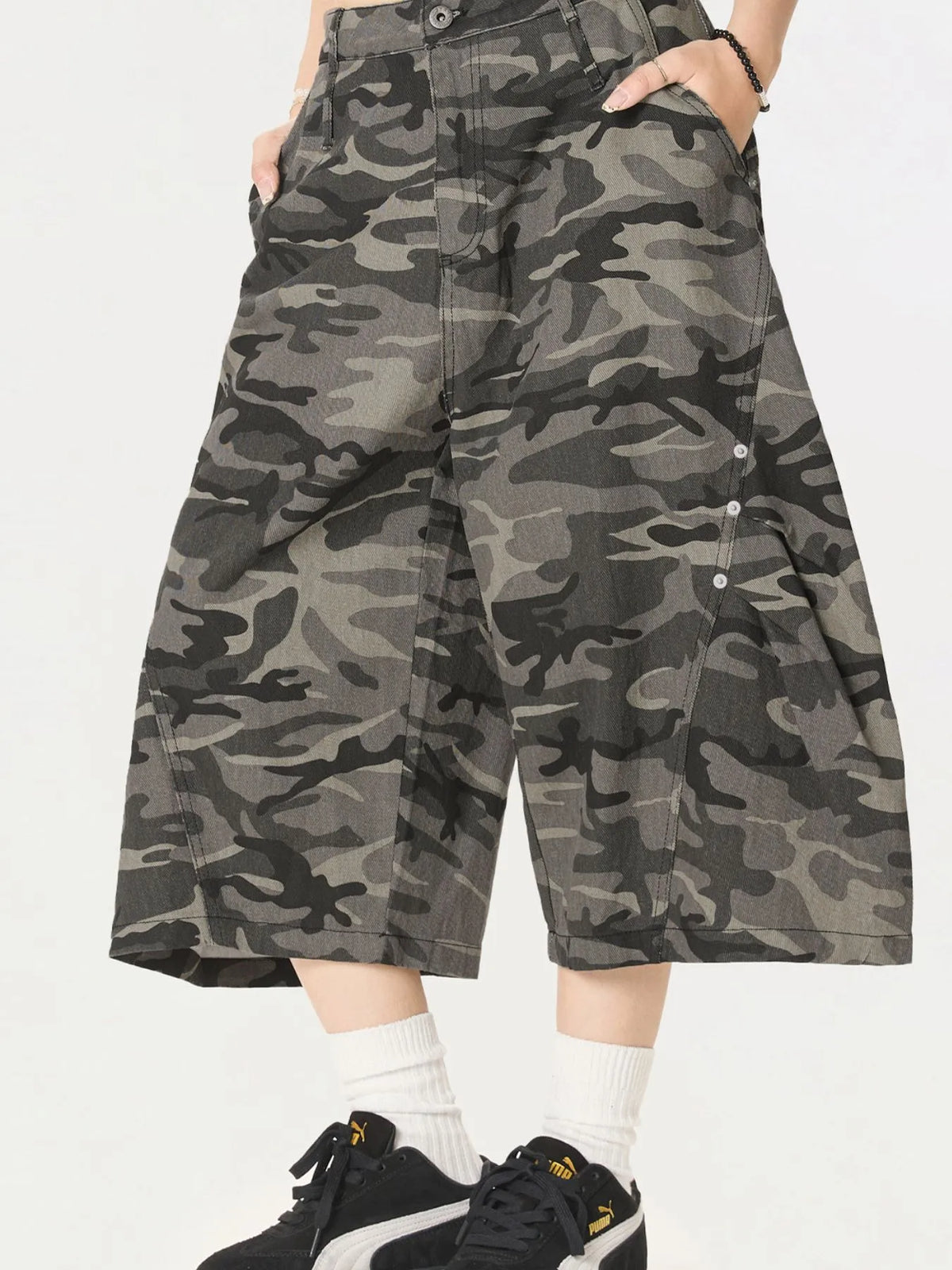 Men's Camouflage Pocketed Shorts