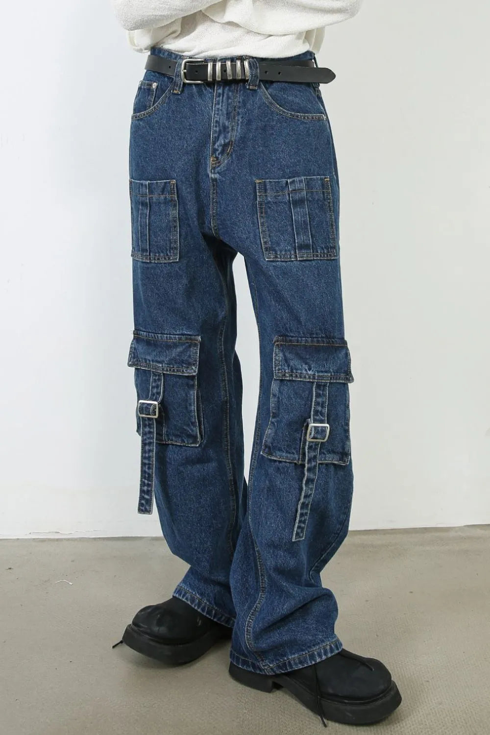 Men's Mid Rise Jeans with Cargo Pockets