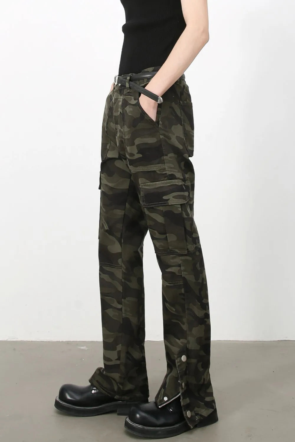 Men's Camouflage Jeans with Cargo Pockets