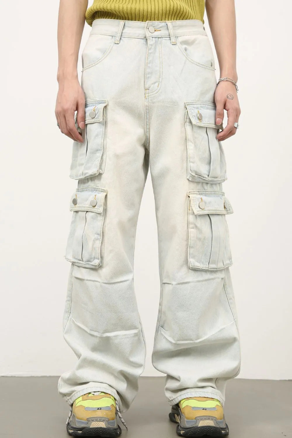 Men's Mid Rise Jeans with Cargo Pockets