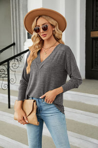 V-Neck T-Shirt Long Sleeve