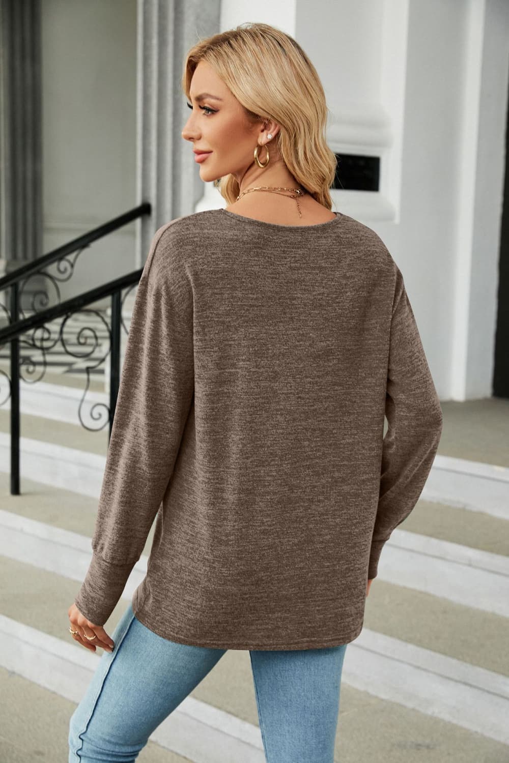 V-Neck T-Shirt Long Sleeve