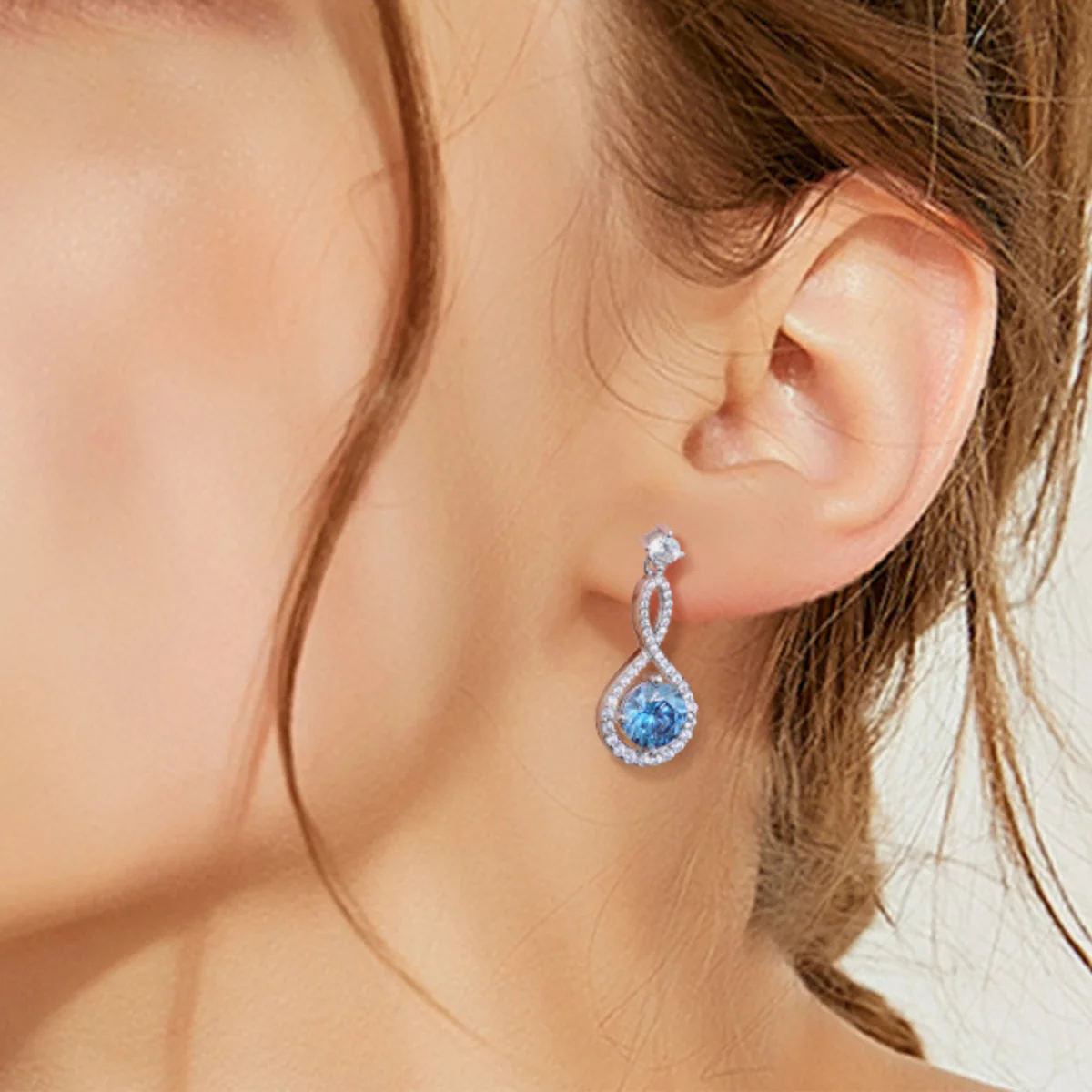 Fall in Love With Moissanite