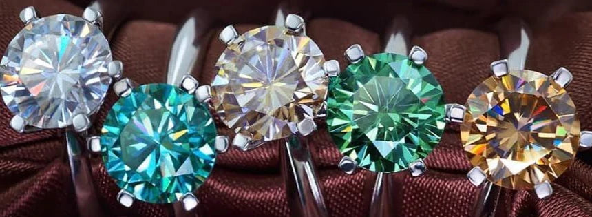 Shiny moissanite plated ring with vintage-style setting