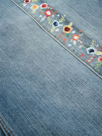 Men's Floral Trim Wide Leg Denim Shorts