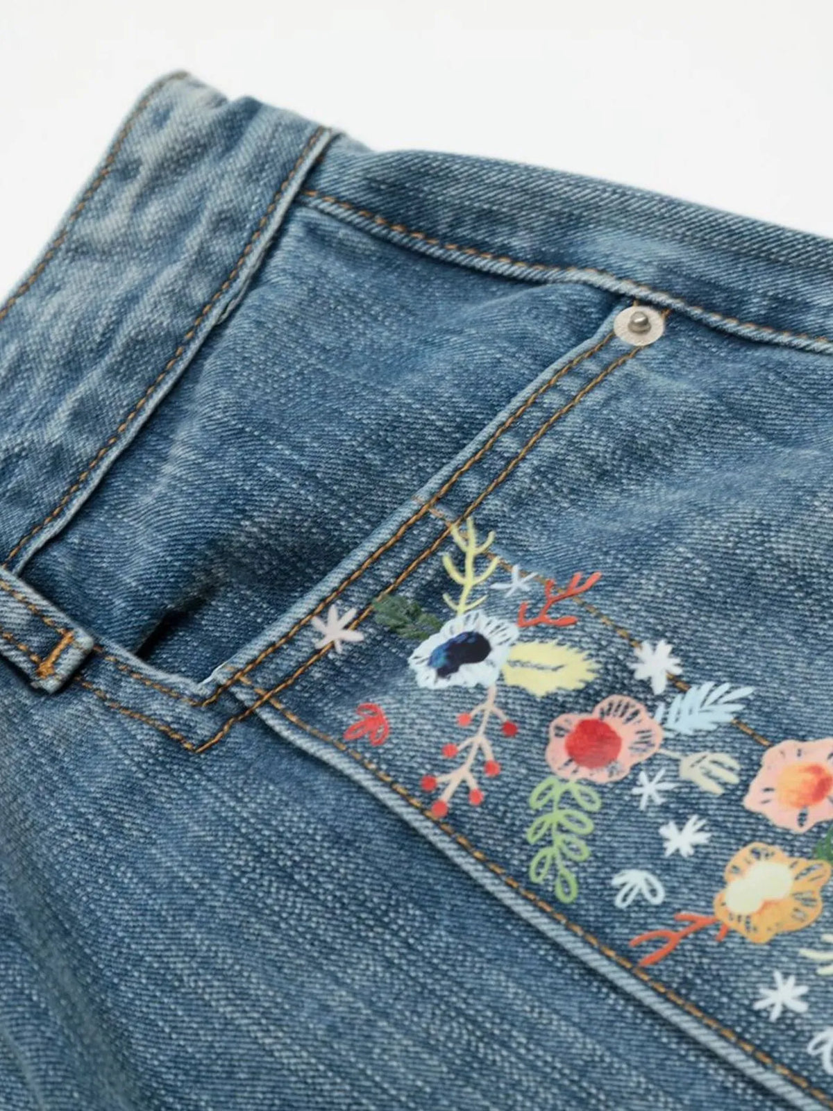 Men's Floral Trim Wide Leg Denim Shorts