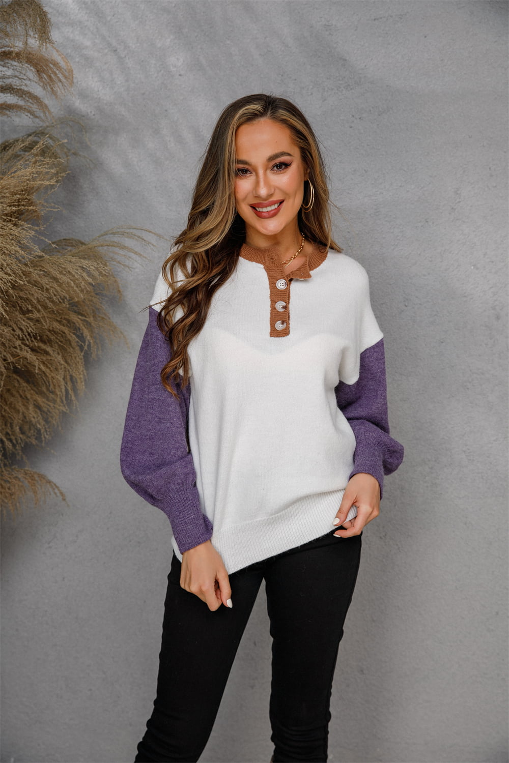 Round Neck Buttoned Knit Top