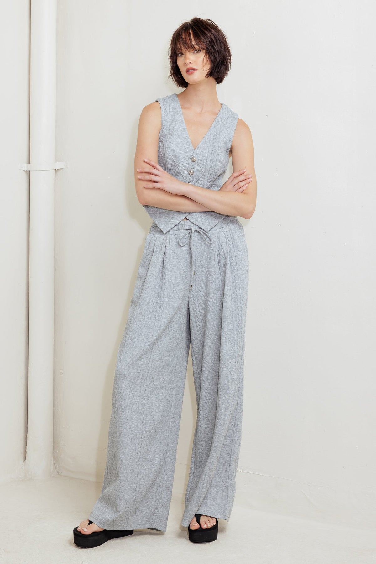 CITY RIVETS KNIT VEST