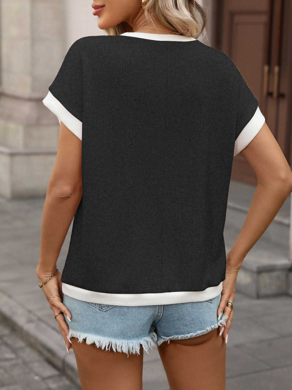 Contrast Trim Short Sleeve T-Shirt 100100724336043 33 Affordable Fashion Under $100 Jerry's Apparel 