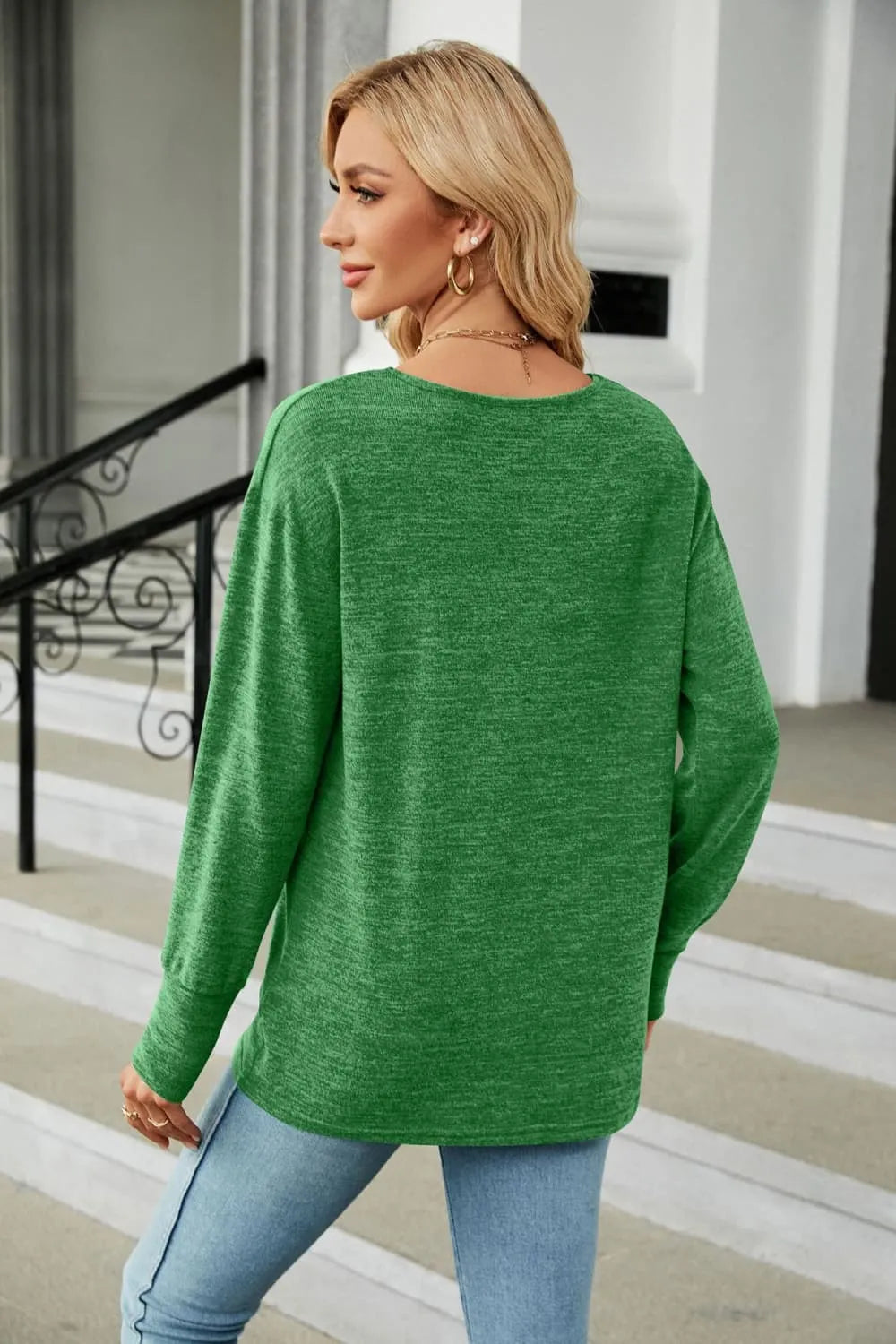 V-Neck T-Shirt Long Sleeve