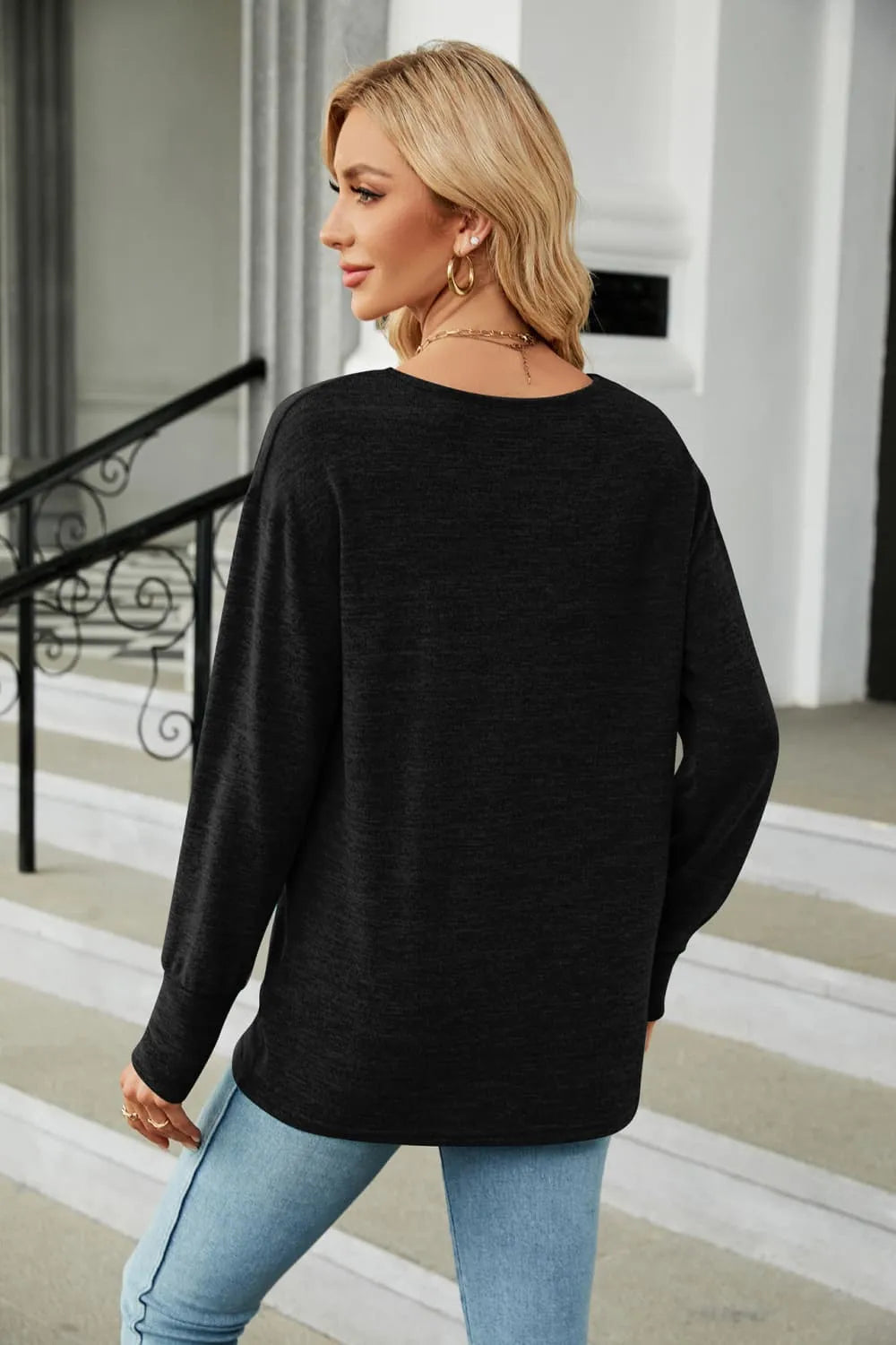 V-Neck T-Shirt Long Sleeve