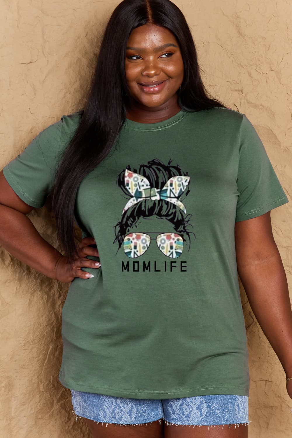 Full Size MOM LIFE Graphic Cotton T-Shirt