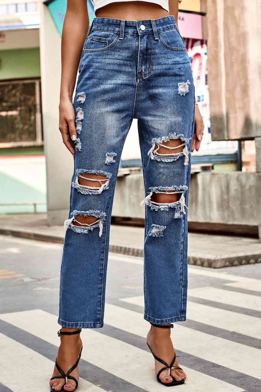 Distressed Buttoned Jeans with Pockets