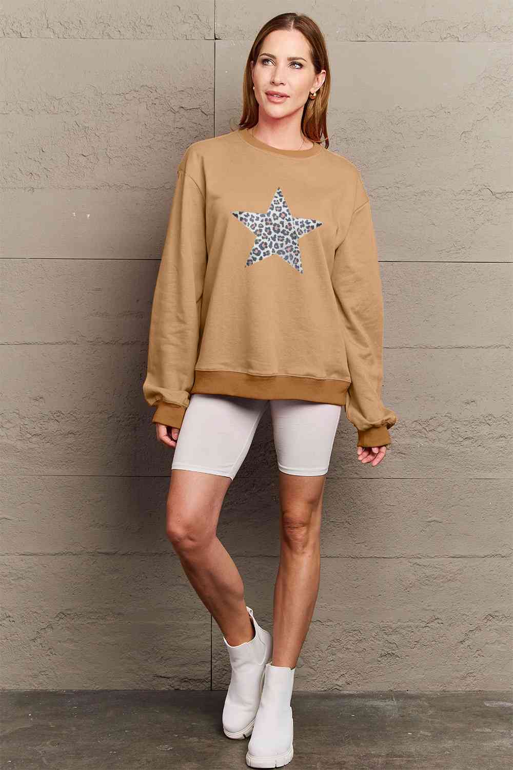 Full Size Leopard Star Graphic Sweatshirt